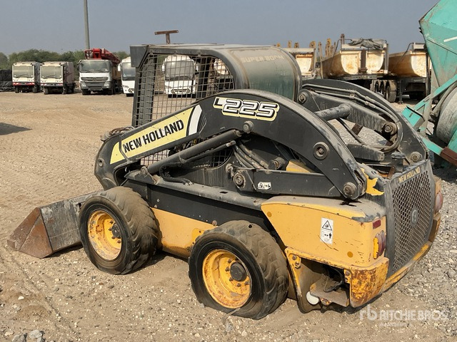 2014 New Holland L225 (Inoperable) Skid Steer Loader - Kompaktlader: das Bild 3 2014 New Holland L225 (Inoperable) Skid Steer Loader - Kompaktlader: das Bild 3