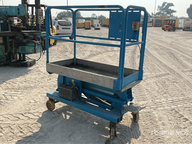 2014 Power Towers Electric Vertical Mast Lift - Teleskopmastbühne: das Bild 3 2014 Power Towers Electric Vertical Mast Lift - Teleskopmastbühne: das Bild 3