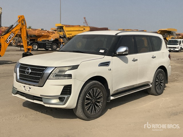 2015 Nissan Patrol Platinum 4x4 SUV - SUV/ Geländewagen: das Bild 1 2015 Nissan Patrol Platinum 4x4 SUV - SUV/ Geländewagen: das Bild 1