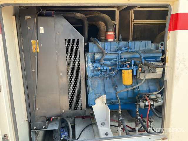 2021 FG Wilson P220H-2 220 kVA Skid-Mounted Generator Set - Stromgenerator: das Bild 5 2021 FG Wilson P220H-2 220 kVA Skid-Mounted Generator Set - Stromgenerator: das Bild 5