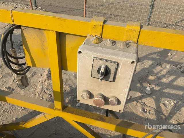 2002 Platform 300 Electric Work Platform - Anbauteil für Baumaschine: das Bild 4 2002 Platform 300 Electric Work Platform - Anbauteil für Baumaschine: das Bild 4