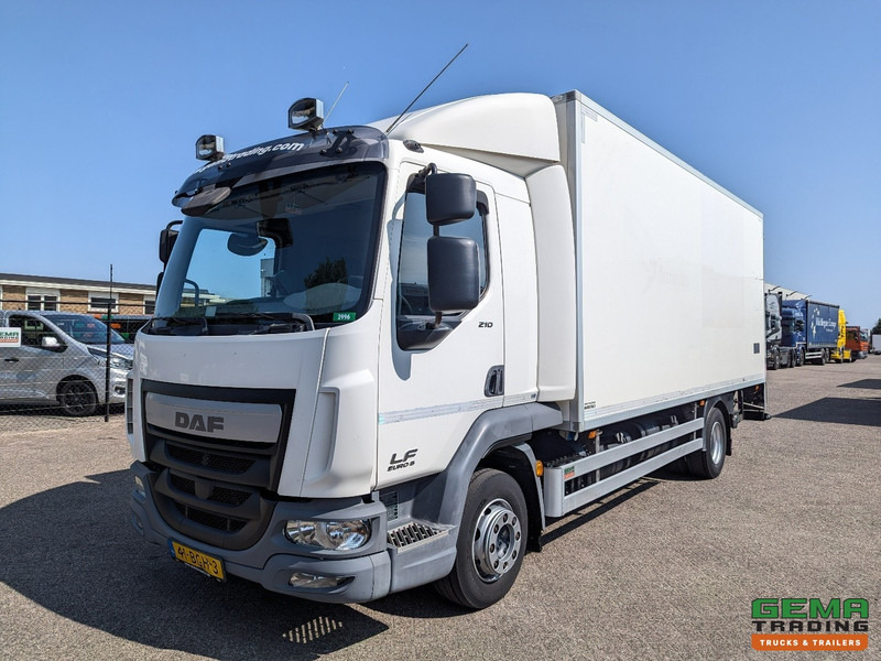 DAF LF 210 FA 4x2 Slaapcab Euro6 - Koelbak 5.5M + Konvekta/Solar-Koeler + Laadklep 1500KG - Zijdeur - 08/2025 APK - Kühlkoffer LKW: das Bild 1 DAF LF 210 FA 4x2 Slaapcab Euro6 - Koelbak 5.5M + Konvekta/Solar-Koeler + Laadklep 1500KG - Zijdeur - 08/2025 APK - Kühlkoffer LKW: das Bild 1