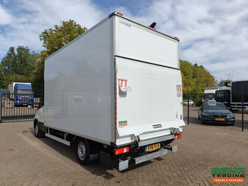 Iveco 35S18 Hi-Matic 4x2 Dagcab Euro6E - Gesloten Bak 4.2M - Laadklep 1000KG - Navi - 03/2026 APK - Koffer Transporter: das Bild 3 Iveco 35S18 Hi-Matic 4x2 Dagcab Euro6E - Gesloten Bak 4.2M - Laadklep 1000KG - Navi - 03/2026 APK - Koffer Transporter: das Bild 3