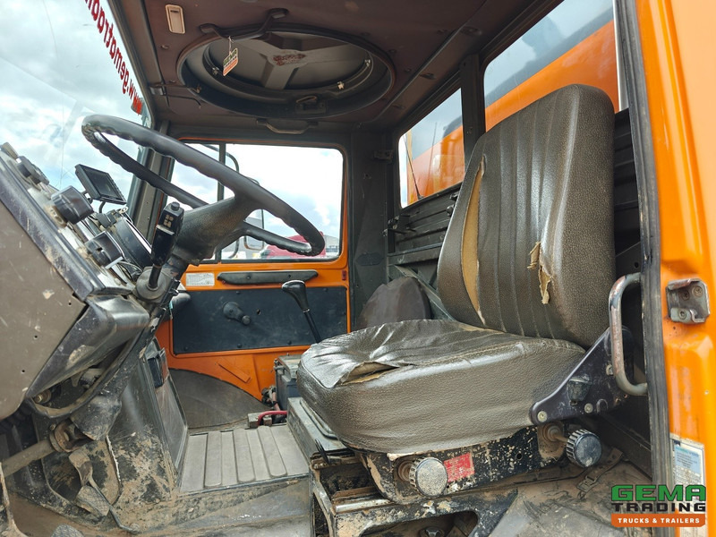 Mercedes-Benz Unimog 1300L 4x4 Handgeschakeld - GeslotenBak - PTO - Hydr. steunpoten - Webasto - SondeerWagen - LKW: das Bild 5 Mercedes-Benz Unimog 1300L 4x4 Handgeschakeld - GeslotenBak - PTO - Hydr. steunpoten - Webasto - SondeerWagen - LKW: das Bild 5