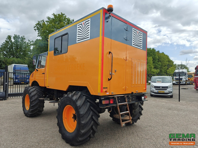 Mercedes-Benz Unimog 1300L 4x4 Handgeschakeld - GeslotenBak - PTO - Hydr. steunpoten - Webasto - SondeerWagen - LKW: das Bild 3 Mercedes-Benz Unimog 1300L 4x4 Handgeschakeld - GeslotenBak - PTO - Hydr. steunpoten - Webasto - SondeerWagen - LKW: das Bild 3