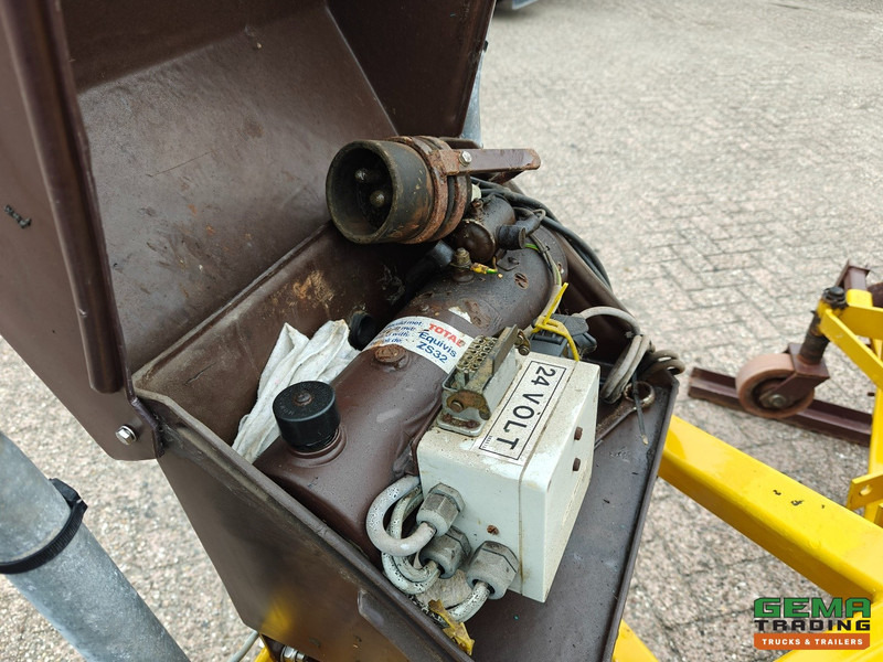 Schneepflug NIDO HYL-240-K24V EPZ-0 SneeuwSchuiver - Hydraulisch verstelbaar - 24V - 2.7M: das Bild 14