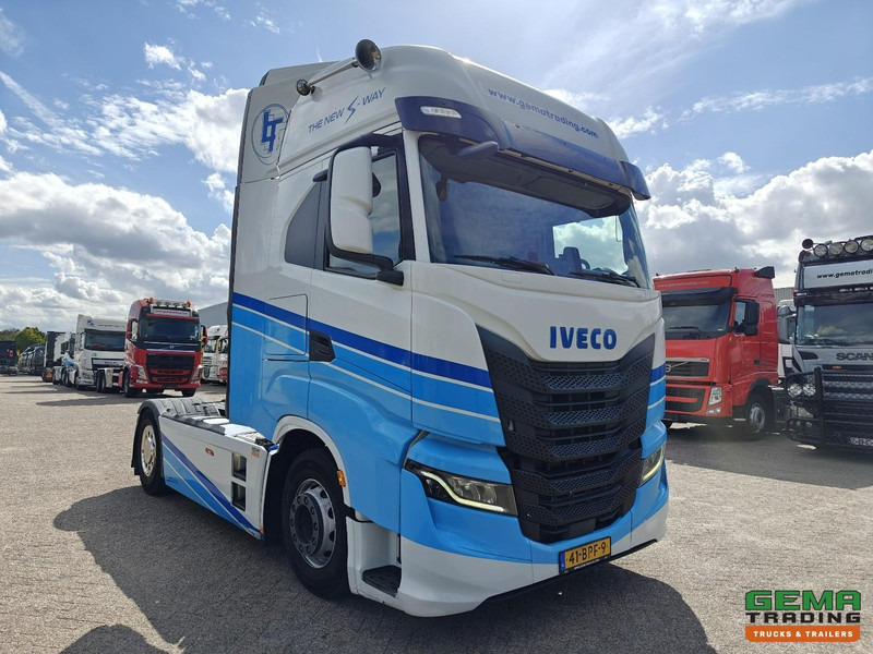 Iveco S-WAY 420 4x2 Euro6D - Dubbele Tanks - StandAirco - Navi - SMARTTacho V2 - 04/2026 APK - Sattelzugmaschine: das Bild 2 Iveco S-WAY 420 4x2 Euro6D - Dubbele Tanks - StandAirco - Navi - SMARTTacho V2 - 04/2026 APK - Sattelzugmaschine: das Bild 2