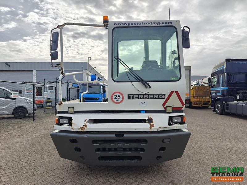 Terberg YT222 Gereviseerde Allison Versnellingsbak - Schotel 27T - Vangmuil - Cummins - Landbouw Kenteken 40km/h - Terminaltraktor: das Bild 5 Terberg YT222 Gereviseerde Allison Versnellingsbak - Schotel 27T - Vangmuil - Cummins - Landbouw Kenteken 40km/h - Terminaltraktor: das Bild 5