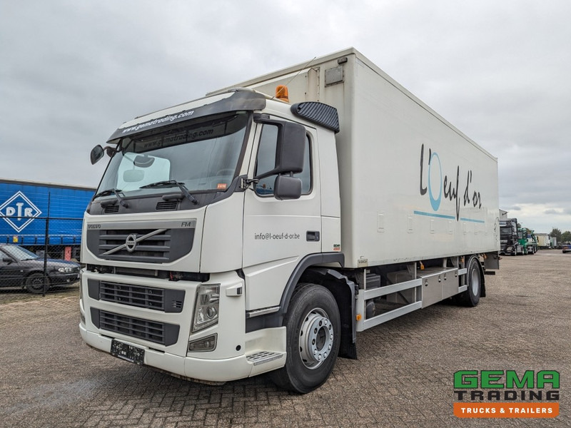 Volvo FM330 4x2 Daycab Euro5 KuikenBak 8.2m + Webasto Heater + Dhollandia 2000KG (V799) - Kühlkoffer LKW: das Bild 1 Volvo FM330 4x2 Daycab Euro5 KuikenBak 8.2m + Webasto Heater + Dhollandia 2000KG (V799) - Kühlkoffer LKW: das Bild 1