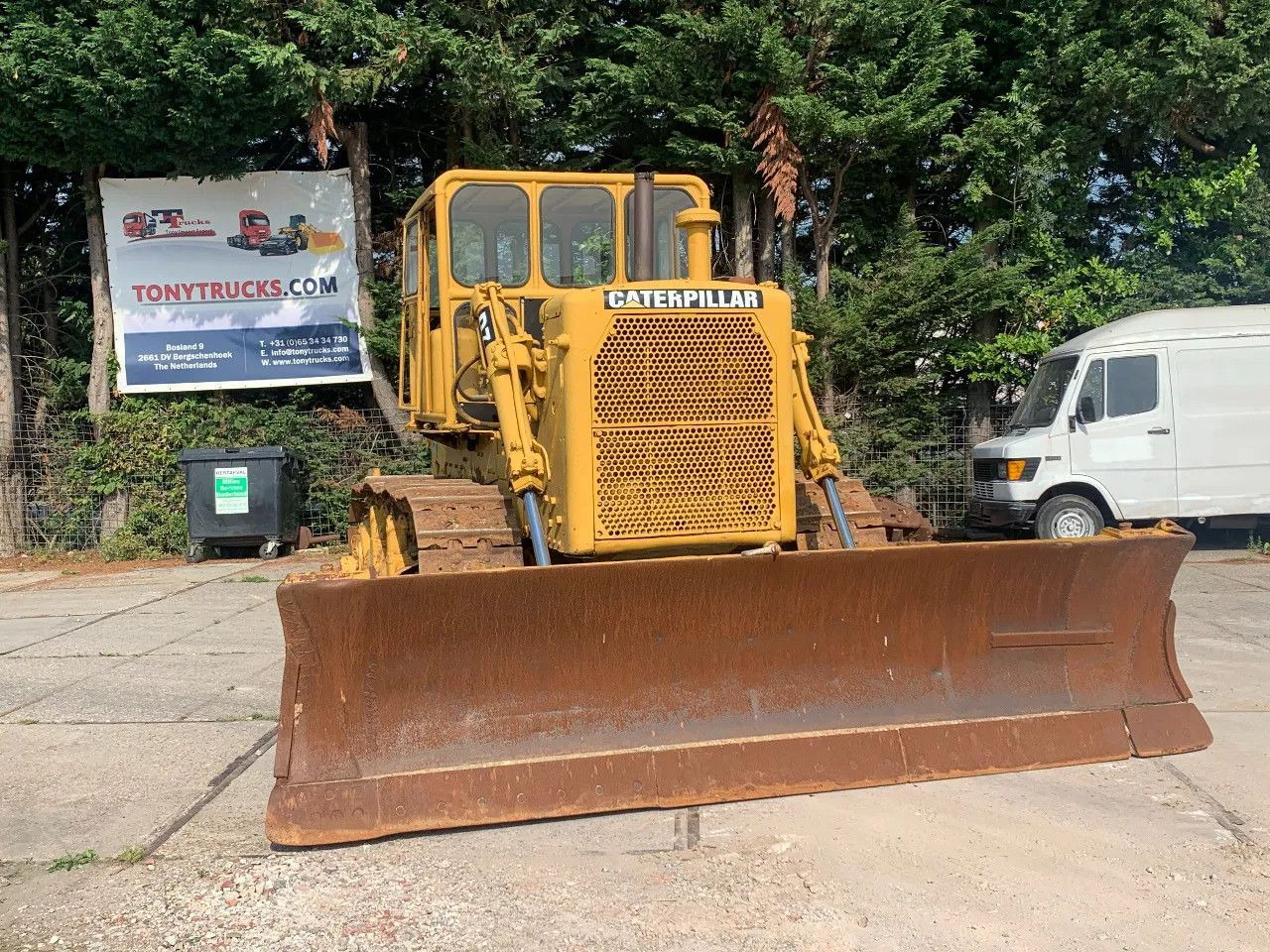 CAT Caterpillar D7E Bulldozer with ripper CLUTCH DEF CAT D7E Bulldozer with ripper CLUTCH DEFECT - Bulldozer: das Bild 1 CAT Caterpillar D7E Bulldozer with ripper CLUTCH DEF CAT D7E Bulldozer with ripper CLUTCH DEFECT - Bulldozer: das Bild 1
