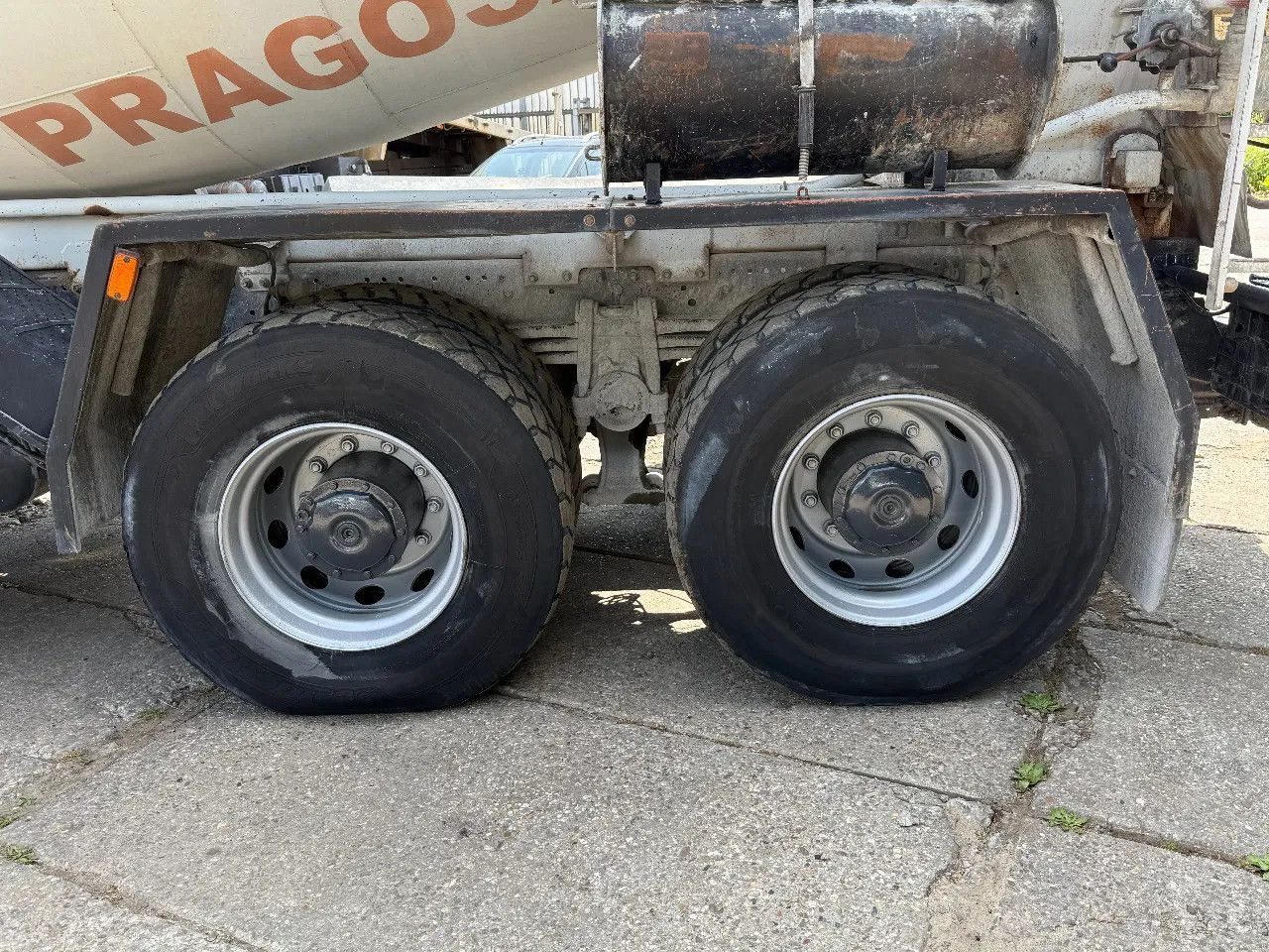 Mercedes-Benz Actros 3236 MP2 V6 8X4 9M3 Beton Mixer Spring/Sp - Fahrmischer: das Bild 5 Mercedes-Benz Actros 3236 MP2 V6 8X4 9M3 Beton Mixer Spring/Sp - Fahrmischer: das Bild 5