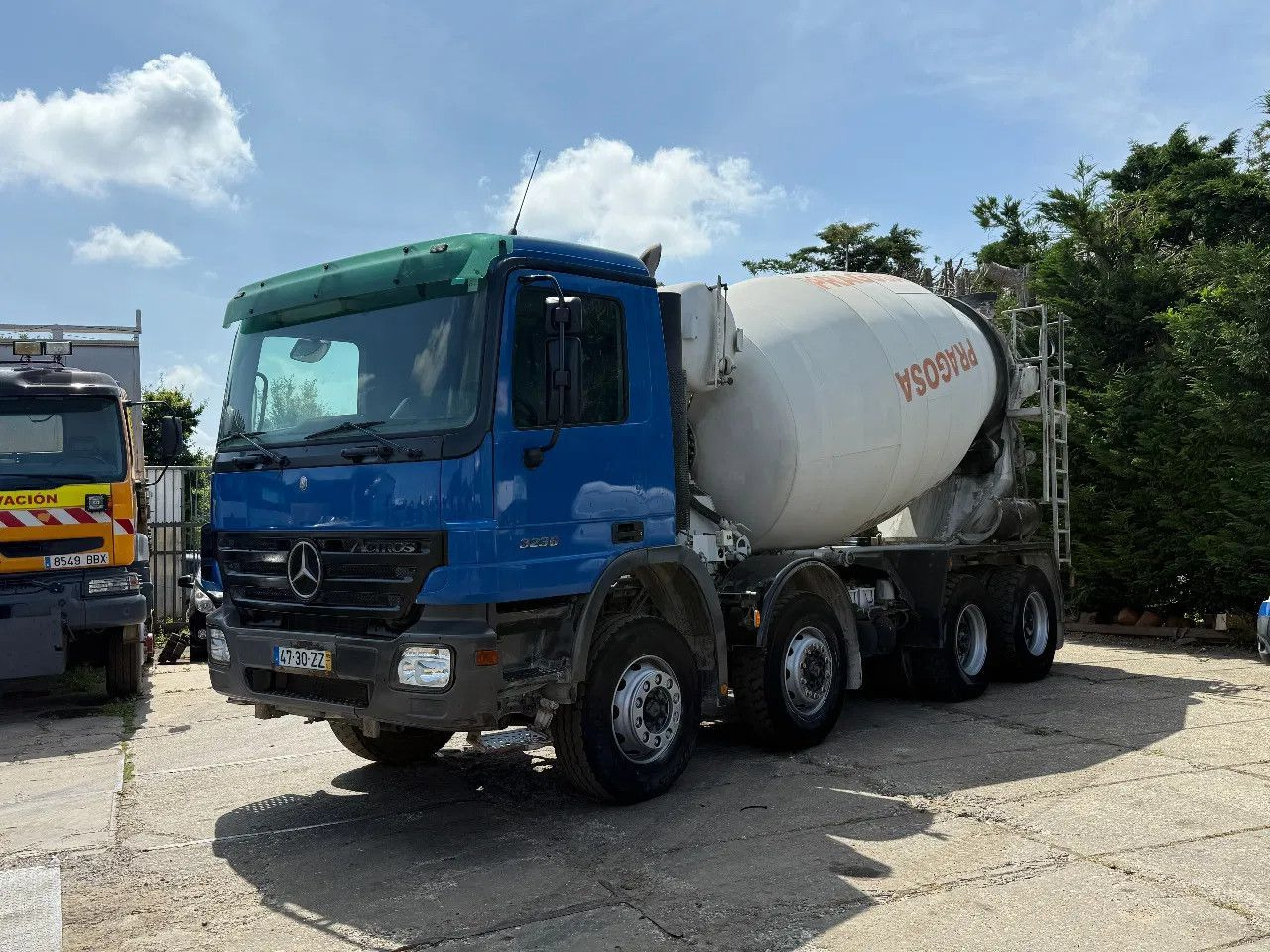 Mercedes-Benz Actros 3236 MP2 V6 8X4 9M3 Beton Mixer Spring/Sp - Fahrmischer: das Bild 2 Mercedes-Benz Actros 3236 MP2 V6 8X4 9M3 Beton Mixer Spring/Sp - Fahrmischer: das Bild 2