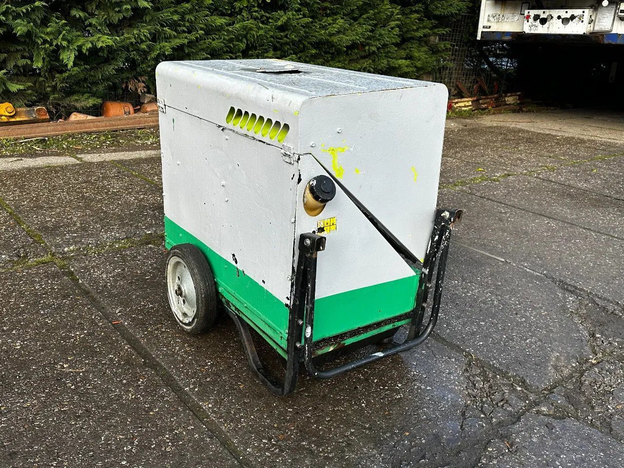 Pramac P6000S2 6KVA Generator Pramac P6000S2 6KVA Generator - Stromgenerator: das Bild 2 Pramac P6000S2 6KVA Generator Pramac P6000S2 6KVA Generator - Stromgenerator: das Bild 2