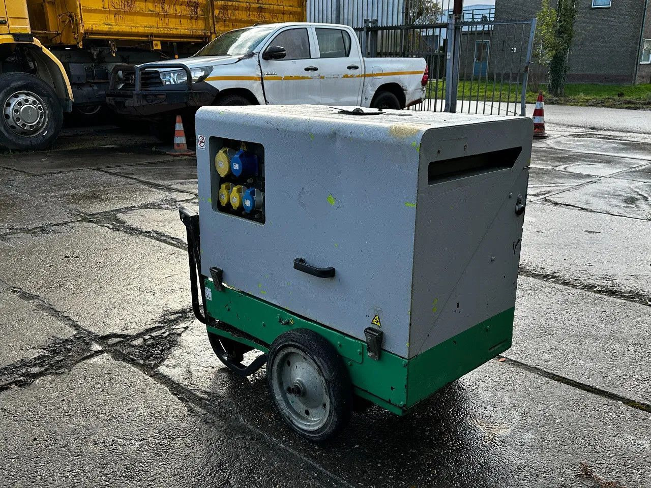 Pramac P6000S2 6KVA Generator Pramac P6000S2 6KVA Generator - Stromgenerator: das Bild 4 Pramac P6000S2 6KVA Generator Pramac P6000S2 6KVA Generator - Stromgenerator: das Bild 4