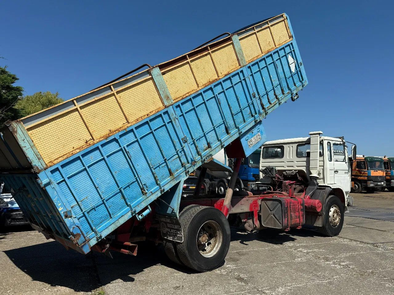 Renault G230 4X2 Tipper Spring/Spring Manual Gearbox - Kipper: das Bild 4 Renault G230 4X2 Tipper Spring/Spring Manual Gearbox - Kipper: das Bild 4