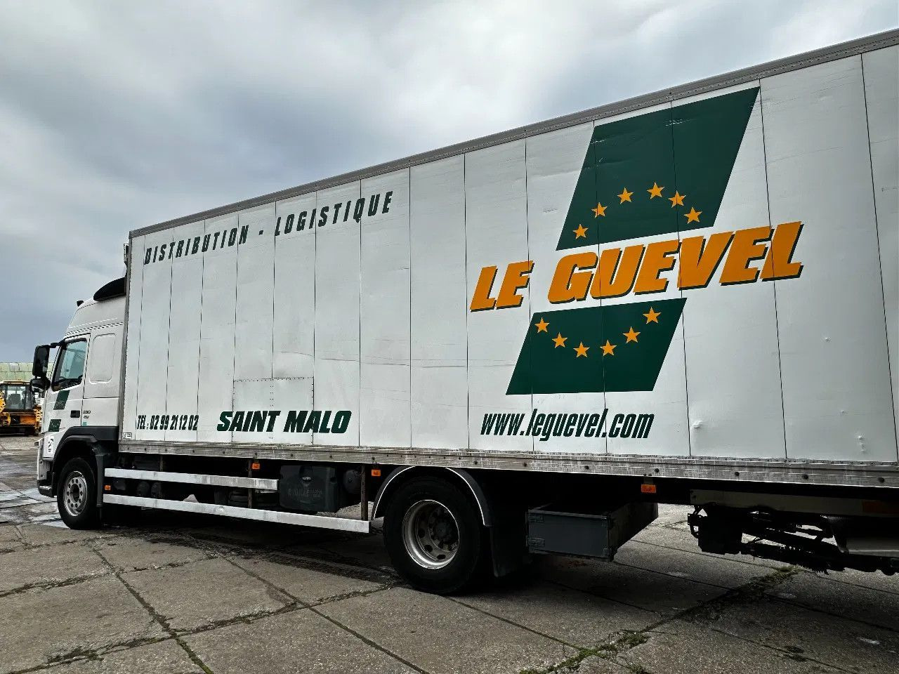 Volvo FM 330 4X2 BOX Spring/Air EURO5 Double Airco Ret - Koffer LKW: das Bild 3 Volvo FM 330 4X2 BOX Spring/Air EURO5 Double Airco Ret - Koffer LKW: das Bild 3