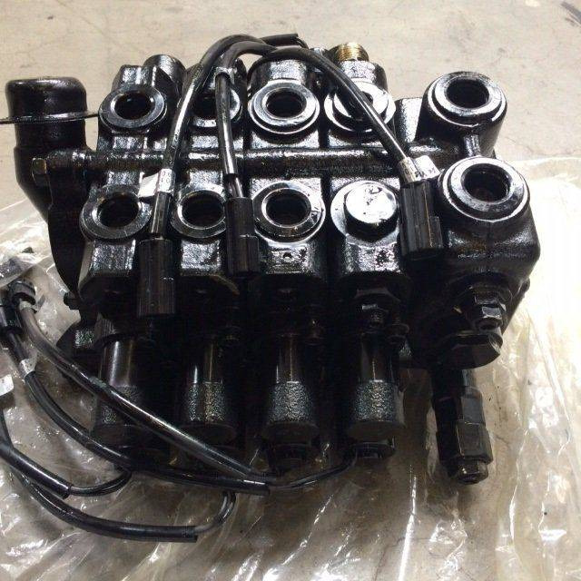 Control valve FC 4 valves - Hydraulik ventil für Flurförderzeug: das Bild 2 Control valve FC 4 valves - Hydraulik ventil für Flurförderzeug: das Bild 2