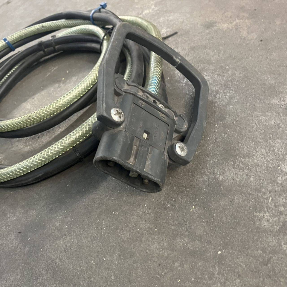Hawker E 24V/80A+EU - Ersatzteile für Flurförderzeug: das Bild 4 Hawker E 24V/80A+EU - Ersatzteile für Flurförderzeug: das Bild 4