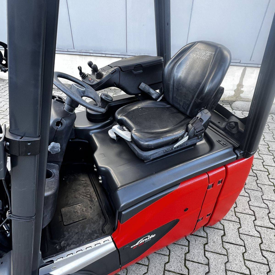 Linde E15 (386-02) EVO - Elektrostapler: das Bild 3 Linde E15 (386-02) EVO - Elektrostapler: das Bild 3