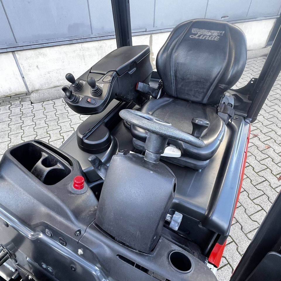 Linde E15 (386-02) EVO - Elektrostapler: das Bild 4 Linde E15 (386-02) EVO - Elektrostapler: das Bild 4