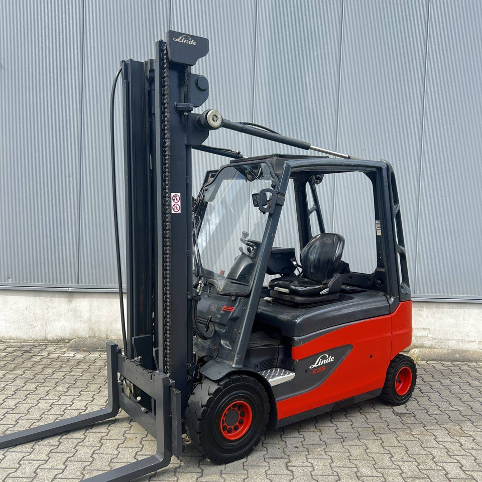 Linde E25L (387) - Elektrostapler: das Bild 1 Linde E25L (387) - Elektrostapler: das Bild 1