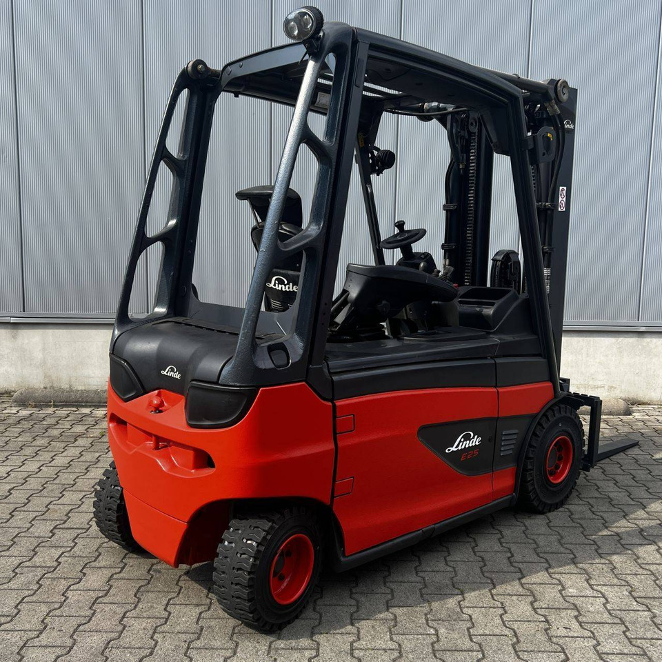 Linde E25L (387) - Elektrostapler: das Bild 2 Linde E25L (387) - Elektrostapler: das Bild 2