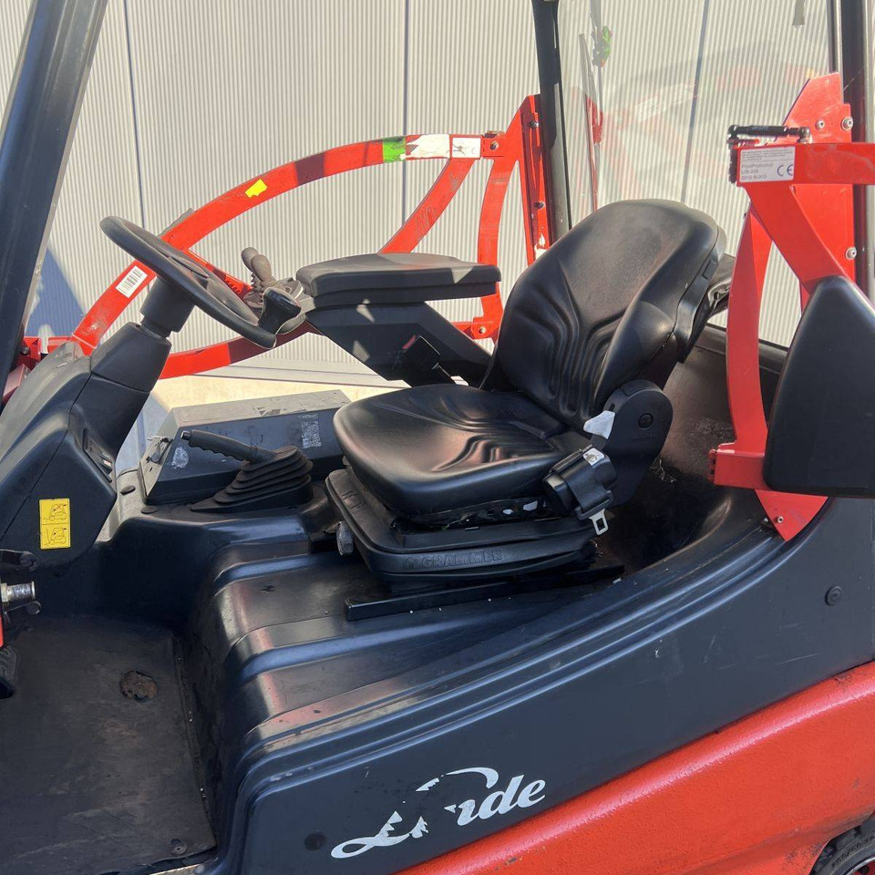 Linde E25S (336-03) - Elektrostapler: das Bild 4 Linde E25S (336-03) - Elektrostapler: das Bild 4