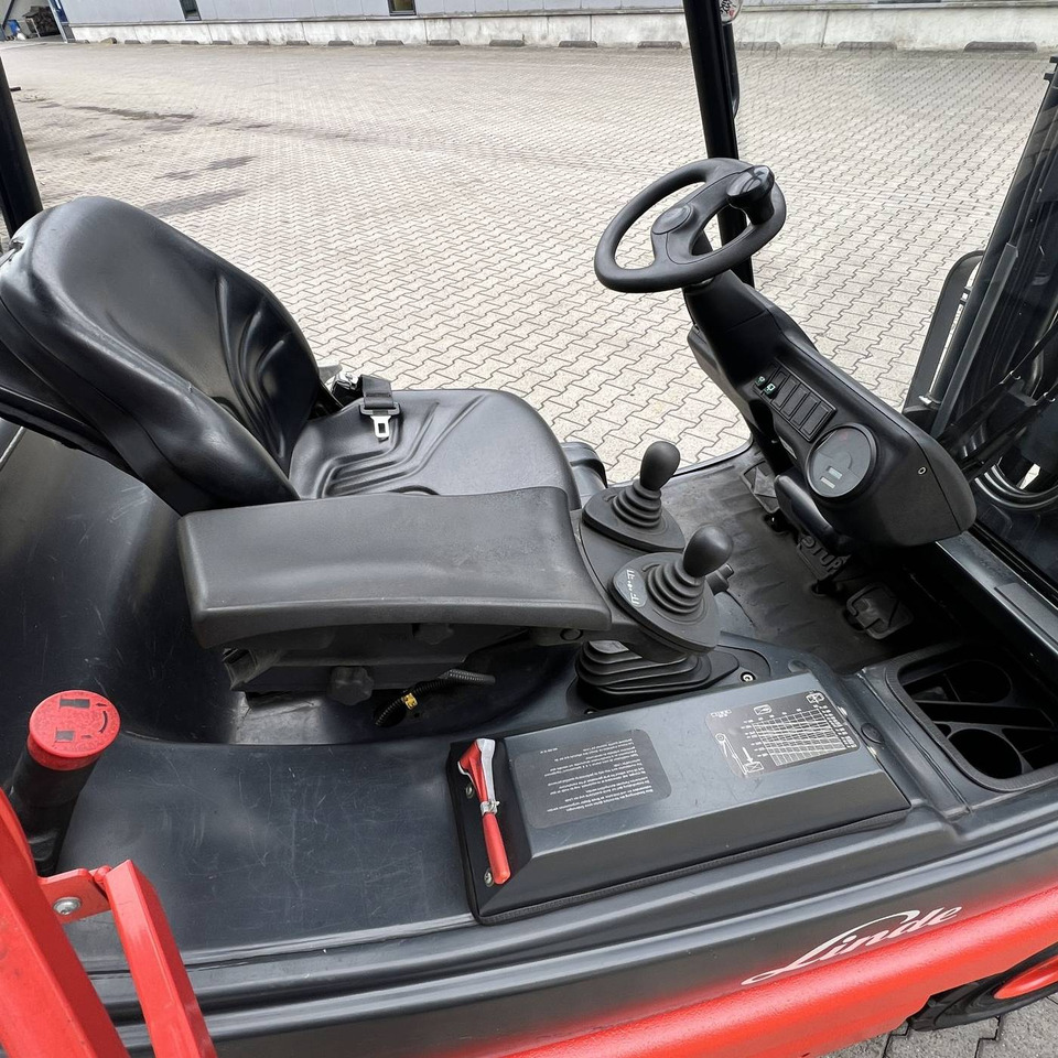 Linde E25S (336-03) - Elektrostapler: das Bild 4 Linde E25S (336-03) - Elektrostapler: das Bild 4