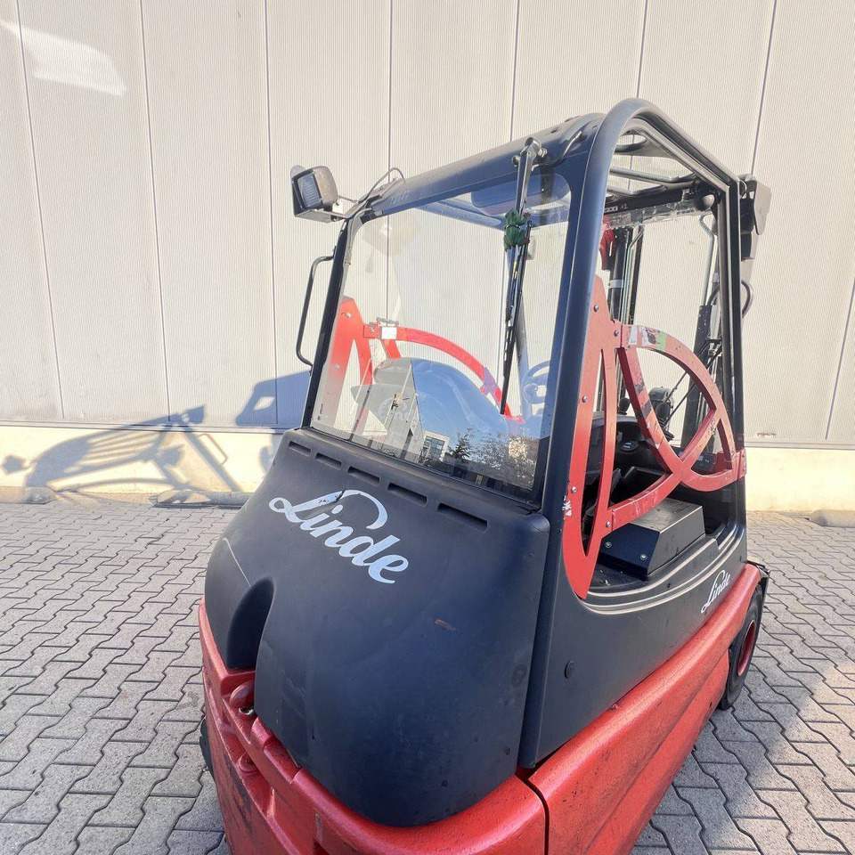 Linde E25S (336-03) - Elektrostapler: das Bild 3 Linde E25S (336-03) - Elektrostapler: das Bild 3