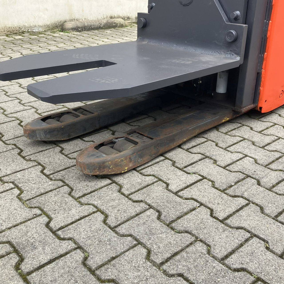 Linde T20X (1152) Rotabatt - Niederhubwagen: das Bild 5 Linde T20X (1152) Rotabatt - Niederhubwagen: das Bild 5