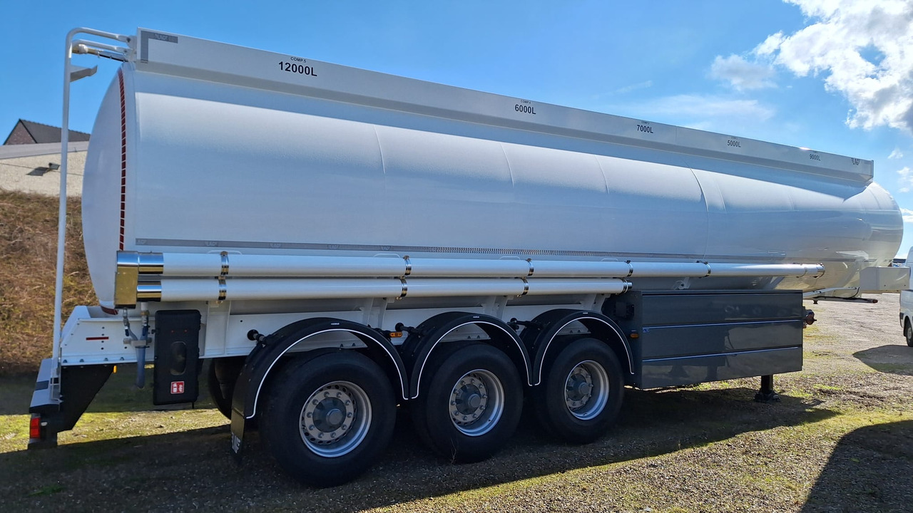 LAG - Tankauflieger: das Bild 5 LAG - Tankauflieger: das Bild 5