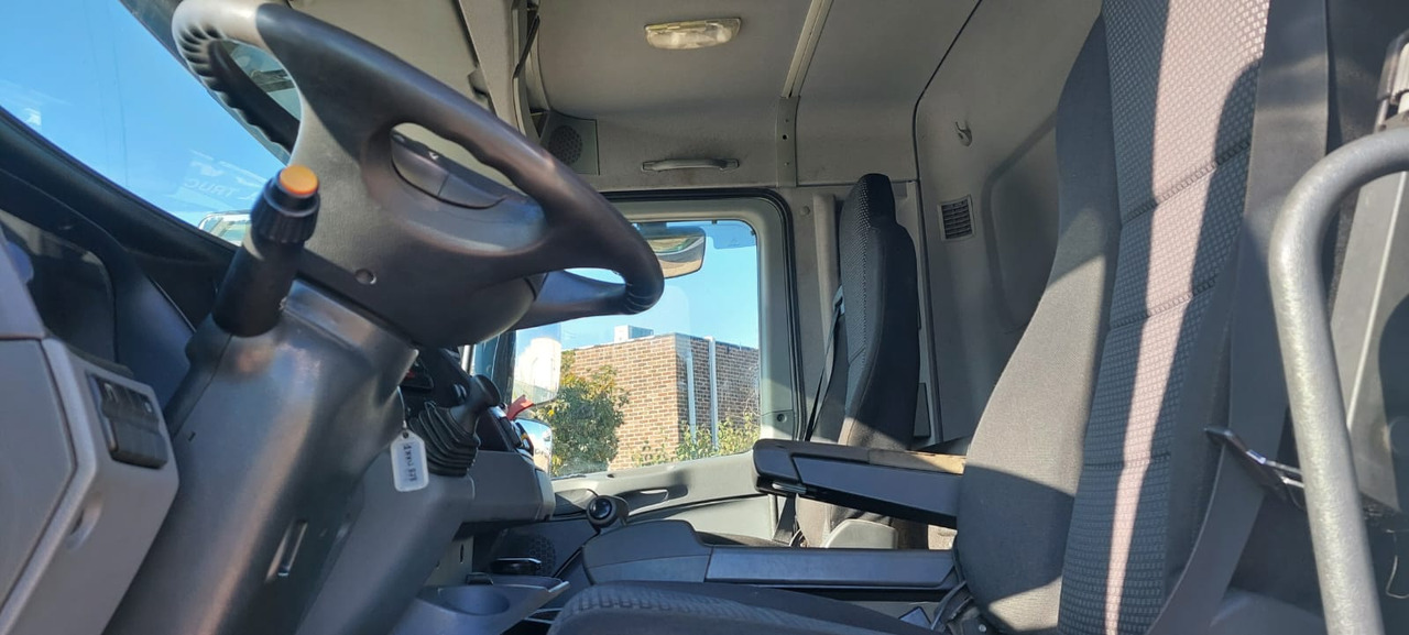 Innenraum Bild 1: MERCEDES Actros – Leasing MERCEDES Actros