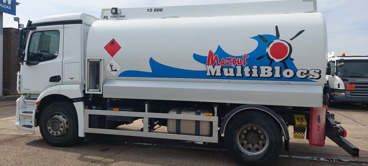 Tankwagen MERCEDES Antos: das Bild 13