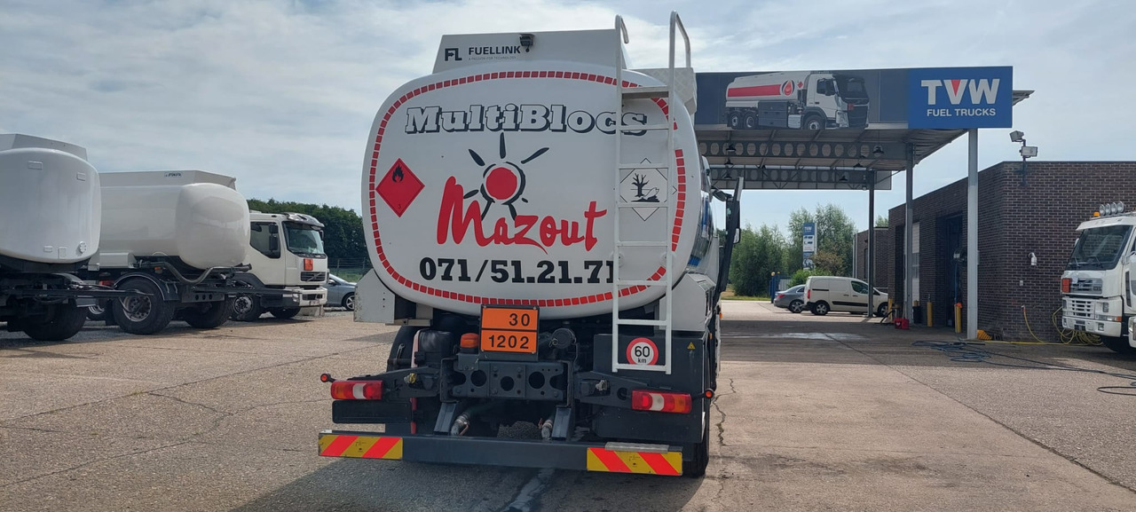 Tankwagen MERCEDES Antos: das Bild 11