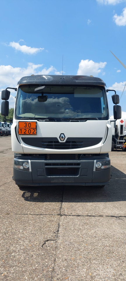 RENAULT - Tankwagen: das Bild 3 RENAULT - Tankwagen: das Bild 3