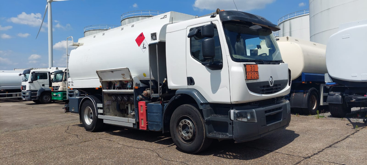 RENAULT - Tankwagen: das Bild 4 RENAULT - Tankwagen: das Bild 4