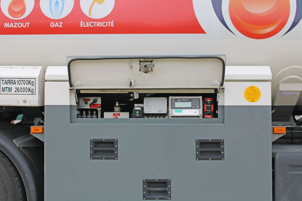 Tankwagen Scania P360: das Bild 12 Tankwagen Scania P360: das Bild 12