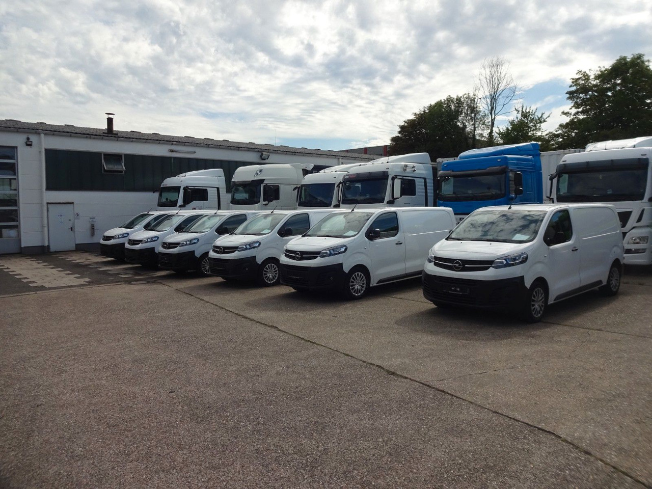 Opel Opel 5 x Vivaro Kasten L1H1, Klima, PDC, - Kleintransporter: das Bild 2 Opel Opel 5 x Vivaro Kasten L1H1, Klima, PDC, - Kleintransporter: das Bild 2