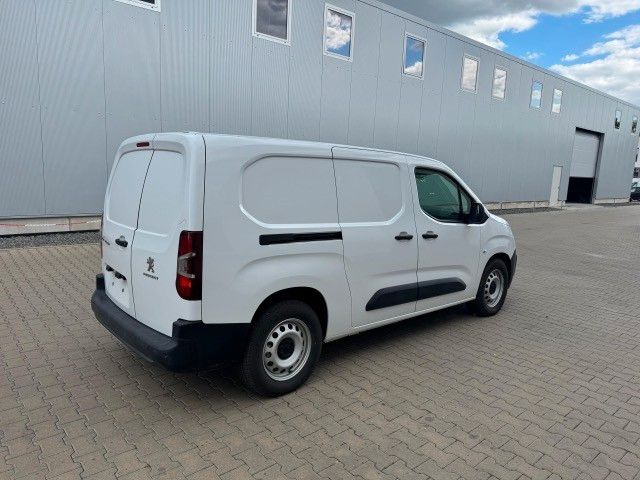 Peugeot Partner Premium Elektro L3H1, 100 kW - Personentransporter, Elektro-Transporter: das Bild 3 Peugeot Partner Premium Elektro L3H1, 100 kW - Personentransporter, Elektro-Transporter: das Bild 3
