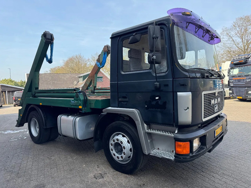MAN 12.232 F 4X2 Portaalarm 454.090KM NL Truck, Top conditie! - Absetzkipper: das Bild 4 MAN 12.232 F 4X2 Portaalarm 454.090KM NL Truck, Top conditie! - Absetzkipper: das Bild 4