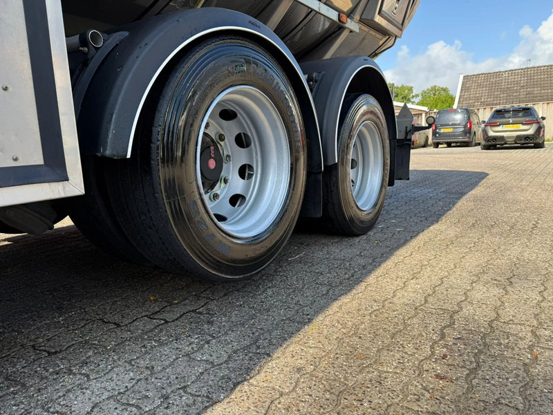 Magyar VM Tarm 19.000L RVS/INOX Melk/Milk/Milch Food 3 Rooms Liftas - Tankauflieger: das Bild 5 Magyar VM Tarm 19.000L RVS/INOX Melk/Milk/Milch Food 3 Rooms Liftas - Tankauflieger: das Bild 5