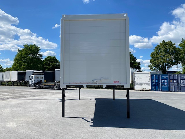 Krone BDF-System 7.450 mm, LACK NEU Standard, Heck Rolltor - Kofferaufbau: das Bild 2 Krone BDF-System 7.450 mm, LACK NEU Standard, Heck Rolltor - Kofferaufbau: das Bild 2
