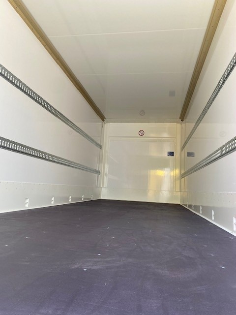 Krone BDF-System, 7.450 mm lang, Dach isoliert - Kofferaufbau: das Bild 4 Krone BDF-System, 7.450 mm lang, Dach isoliert - Kofferaufbau: das Bild 4