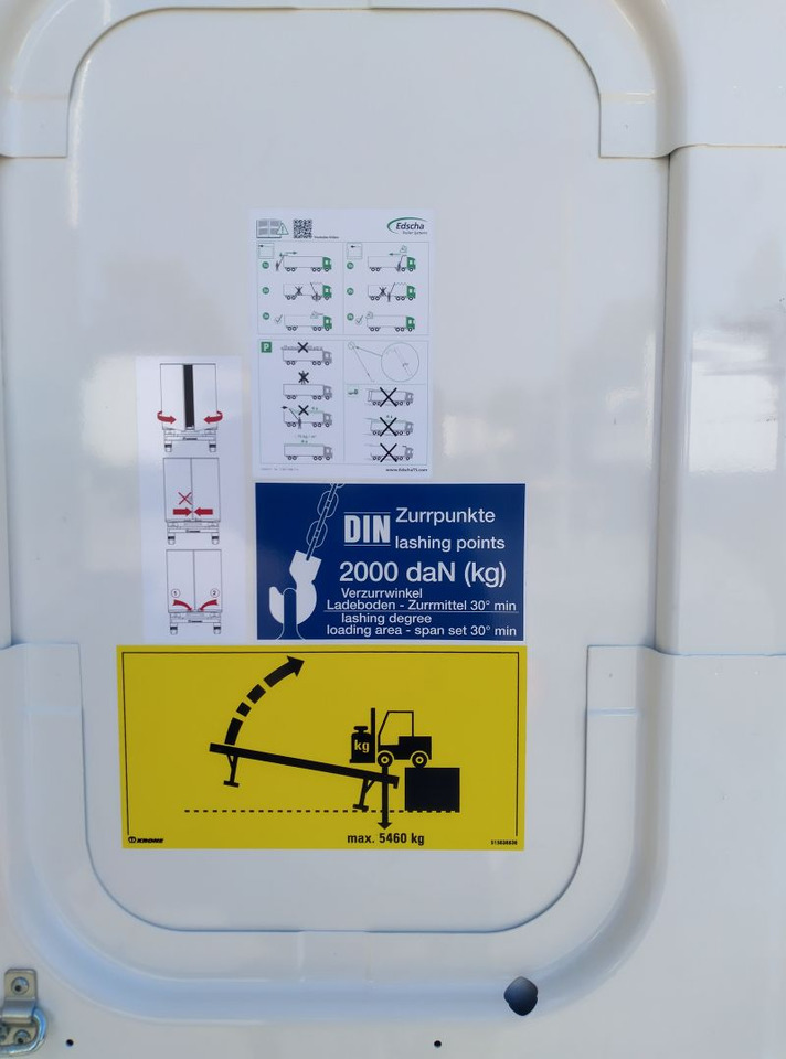 Krone BDF-System, 7.450 mm lang, FABRIKNEU - Planenaufbau: das Bild 3 Krone BDF-System, 7.450 mm lang, FABRIKNEU - Planenaufbau: das Bild 3