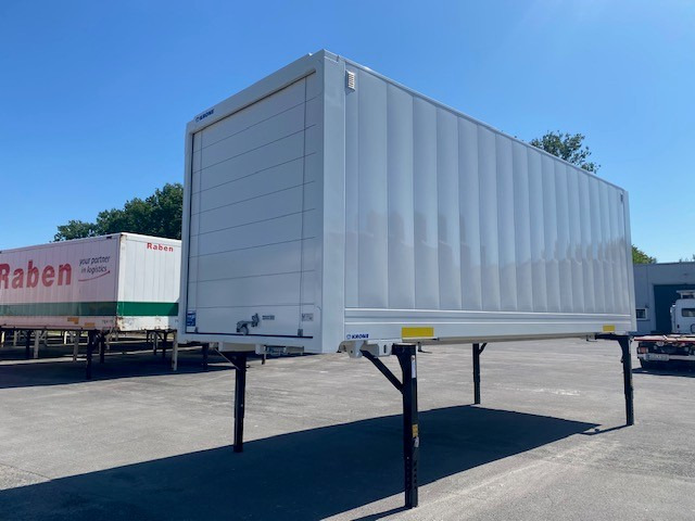 Krone BDF-System, 7.450 mm lang, FABRIKNEU - Kofferaufbau: das Bild 1 Krone BDF-System, 7.450 mm lang, FABRIKNEU - Kofferaufbau: das Bild 1