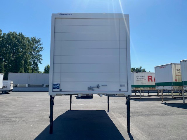 Krone BDF-System, 7.450 mm lang, FABRIKNEU - Kofferaufbau: das Bild 2 Krone BDF-System, 7.450 mm lang, FABRIKNEU - Kofferaufbau: das Bild 2