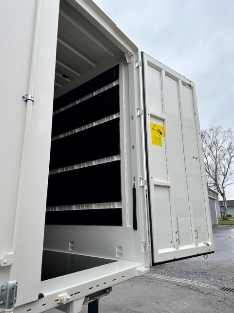 Krone Stahl-Glattwand Wechselkoffer, BDF-System, 7.450 mm lang - Kofferaufbau: das Bild 4 Krone Stahl-Glattwand Wechselkoffer, BDF-System, 7.450 mm lang - Kofferaufbau: das Bild 4