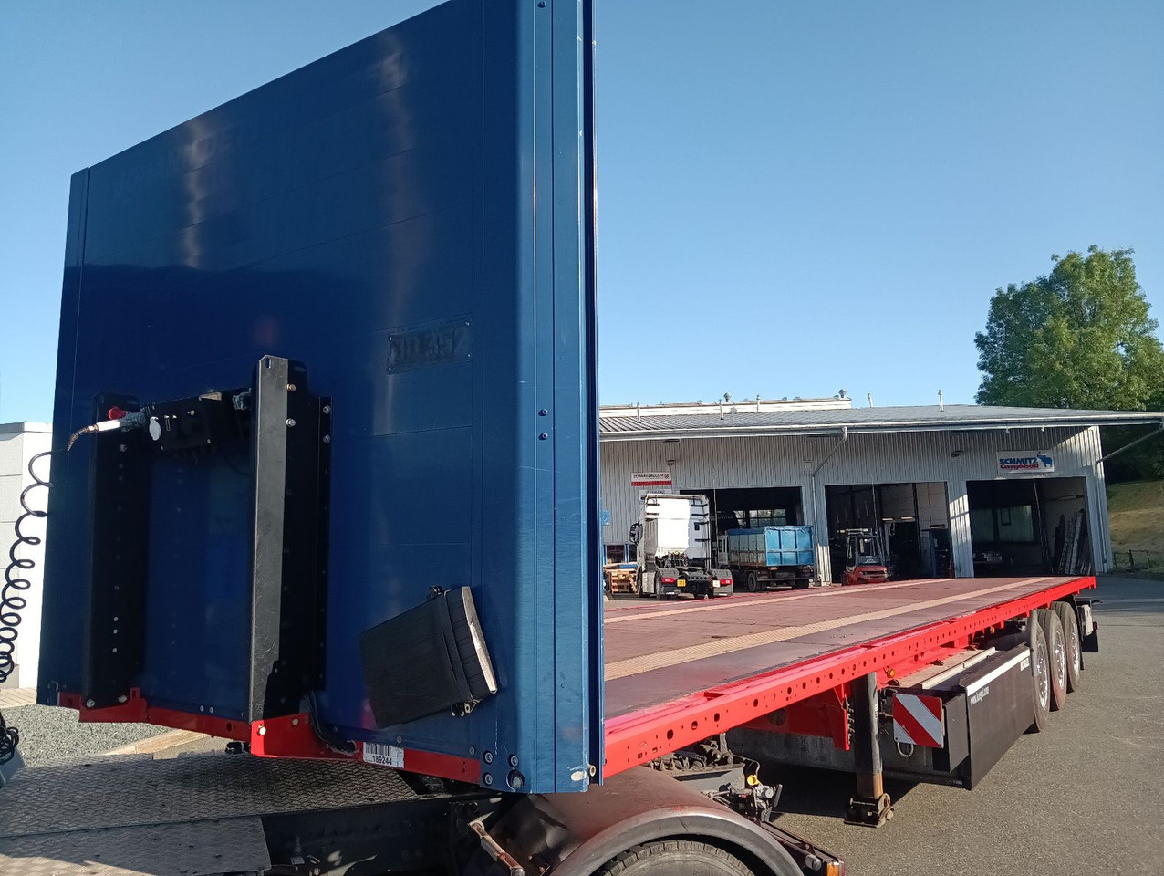 Kögel SN24 Plateau 7xRungen,Palettenkasten, Überbreite - Pritschenauflieger/ Plattformauflieger: das Bild 4 Kögel SN24 Plateau 7xRungen,Palettenkasten, Überbreite - Pritschenauflieger/ Plattformauflieger: das Bild 4