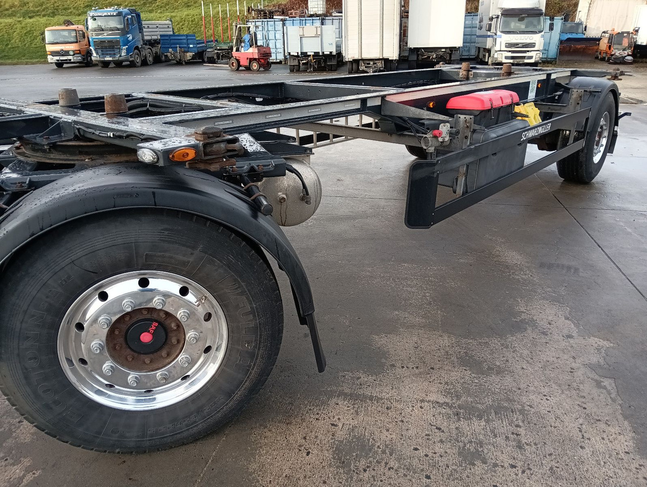 Schwarzmüller 2-A BDF 1,22/1,32 ALCOA Alufelgen ADR 120tkm TÜV Schwarzmüller 2-A BDF 1,22/1,32 ALCOA Alufelgen ADR 120tkm TÜV - Container/ Wechselfahrgestell Anhänger: das Bild 4 Schwarzmüller 2-A BDF 1,22/1,32 ALCOA Alufelgen ADR 120tkm TÜV Schwarzmüller 2-A BDF 1,22/1,32 ALCOA Alufelgen ADR 120tkm TÜV - Container/ Wechselfahrgestell Anhänger: das Bild 4