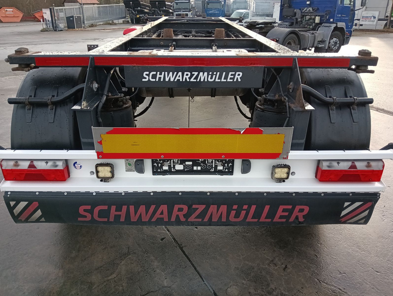 Schwarzmüller 2-A BDF 1,22/1,32 ALCOA Alufelgen ADR 120tkm TÜV Schwarzmüller 2-A BDF 1,22/1,32 ALCOA Alufelgen ADR 120tkm TÜV - Container/ Wechselfahrgestell Anhänger: das Bild 2 Schwarzmüller 2-A BDF 1,22/1,32 ALCOA Alufelgen ADR 120tkm TÜV Schwarzmüller 2-A BDF 1,22/1,32 ALCOA Alufelgen ADR 120tkm TÜV - Container/ Wechselfahrgestell Anhänger: das Bild 2